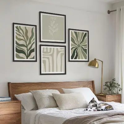Set de cuadros modernos con diseños de plantas minimalistas en color verde para salón