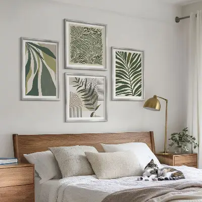 Set de cuadros modernos para salón con ilustraciones de hojas y olas en tonos pastel
