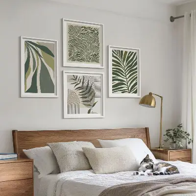 Set de cuadros modernos para salón con ilustraciones de hojas y olas en tonos pastel