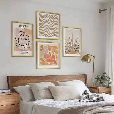 Set de 4 cuadros decorativos para salón con diseño de formas y soles estilo boho pastel