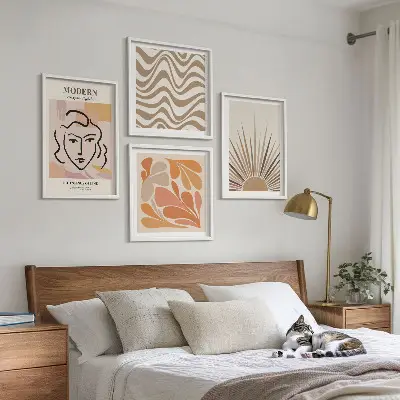 Set de 4 cuadros decorativos para salón con diseño de formas y soles estilo boho pastel