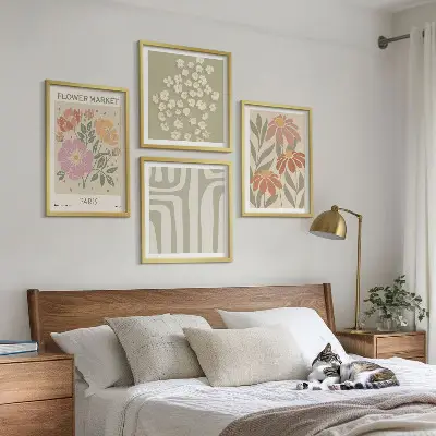Galería de pared motivos botánicos con estilo minimalista parisino