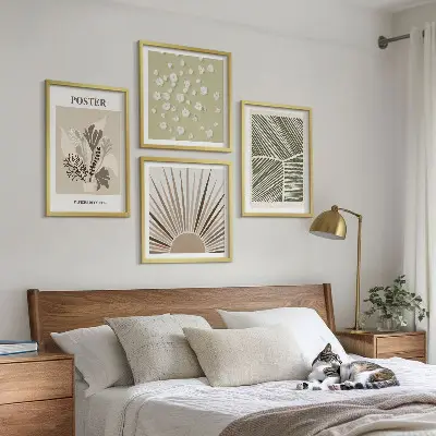 Set de cuadros modernos para salón con motivos vegetales en tonos apagados