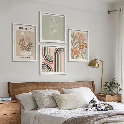 Galería de pared de plantas abstractas en tonos pastel