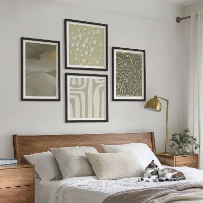 Galería de pared con estampados abstractos bohemios