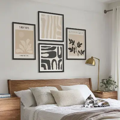 Set de cuadros modernos para salón con elegantes estampados de plantas en beige y negro