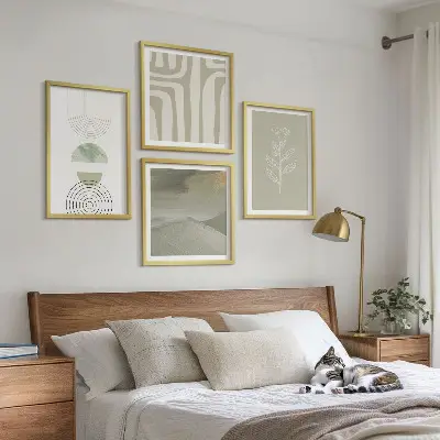 Set de cuadros modernos para salón con diseño de patrones geométricos y plantas