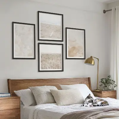 Galería de pared con texturas de moda en tonos pastel