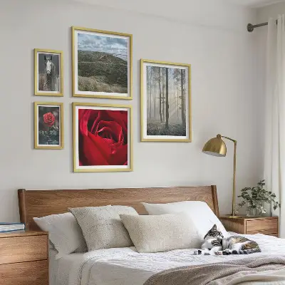 Pared galería de arte con diseño de flores de la naturaleza en diferentes estilos