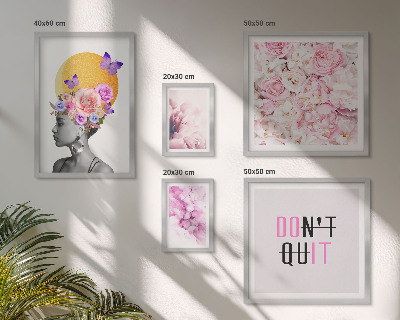 Set de 5 cuadros para salón Motivos florales con una mujer
