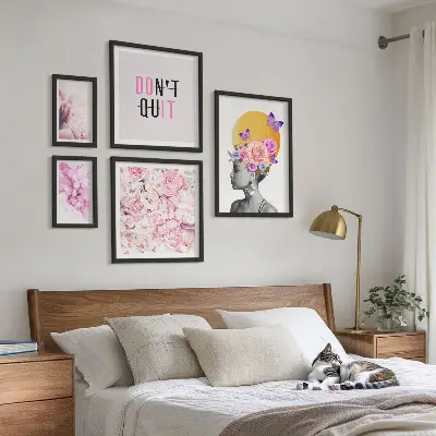 Set de 5 cuadros para salón con motivos de mujer y flores