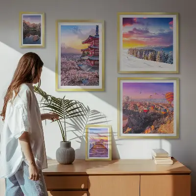 Pared galería de arte con diseño de montañas y flores asiáticas