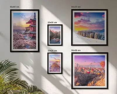Pared galería de arte con diseño de montañas y flores asiáticas