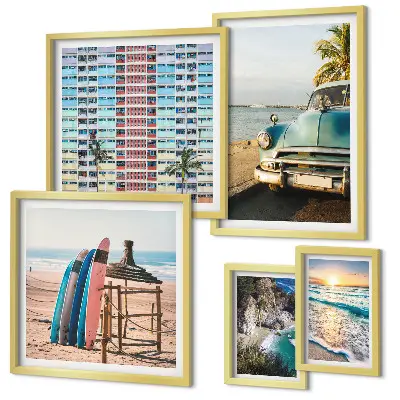 Pared galería de arte con paisajes playeros con estilo