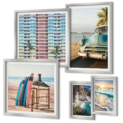 Pared galería de arte con paisajes playeros con estilo