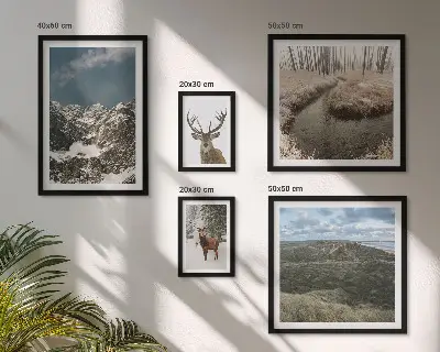 Pared galería de arte naturaleza salvaje con majestuosas montañas