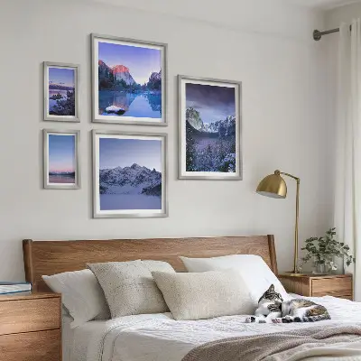 Conjunto de cuadros decorativos con paisajes de lagos de montaña y bosques