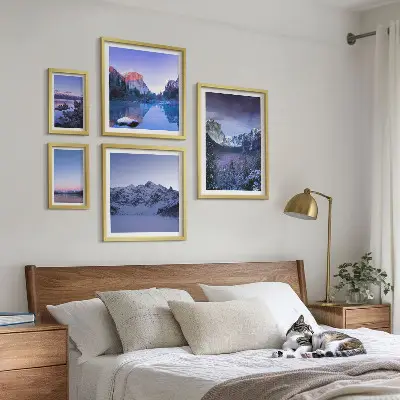 Conjunto de cuadros decorativos con paisajes de lagos de montaña y bosques