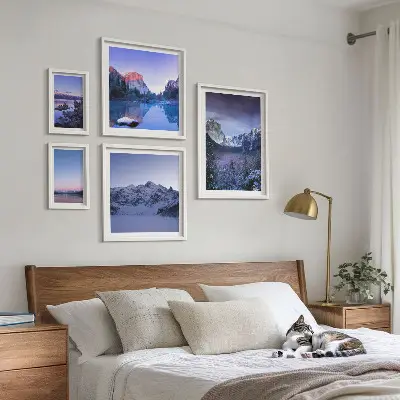 Conjunto de cuadros decorativos con paisajes de lagos de montaña y bosques