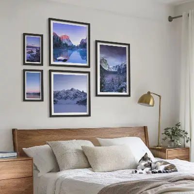 Conjunto de cuadros decorativos con paisajes de lagos de montaña y bosques