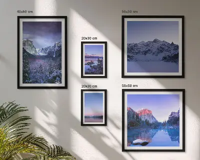 Conjunto de cuadros decorativos con paisajes de lagos de montaña y bosques