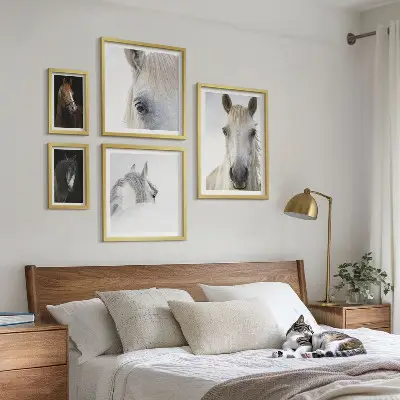 Set de 5 cuadros para salón con retratos de caballos en estilos artísticos