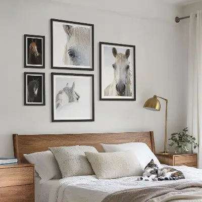 Set de 5 cuadros para salón con retratos de caballos en estilos artísticos