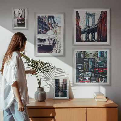 Pared galería de arte Automóviles elegantes y arquitectura urbana