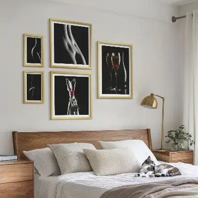 Set de 5 cuadros para salón con elegantes detalles modernos en negro y rojo