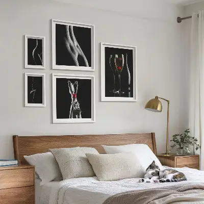 Set de 5 cuadros para salón con elegantes detalles modernos en negro y rojo