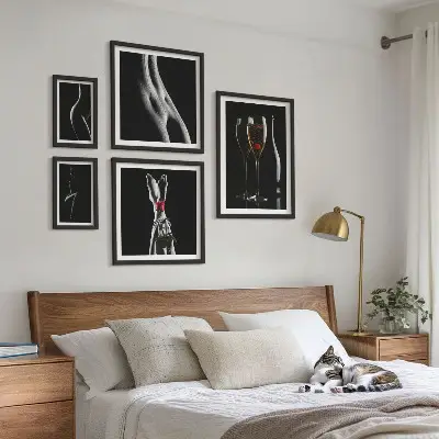 Set de 5 cuadros para salón con elegantes detalles modernos en negro y rojo