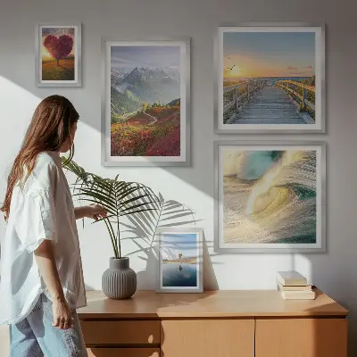 Conjunto de cuadros decorativos con motivos de paisajes de montañas, corazones, olas y globos
