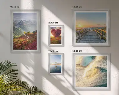 Conjunto de cuadros decorativos con motivos de paisajes de montañas, corazones, olas y globos