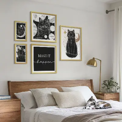 Set de 5 cuadros para salón con diseño de gatos negros estilo boho