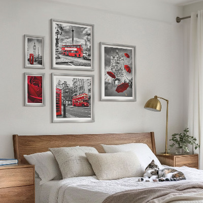 Conjunto de cuadros decorativos Motivos londinenses con detalles en rojo
