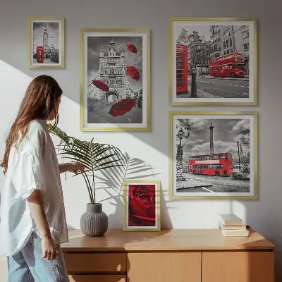 Conjunto de cuadros decorativos con motivos londinenses y detalles en rojo