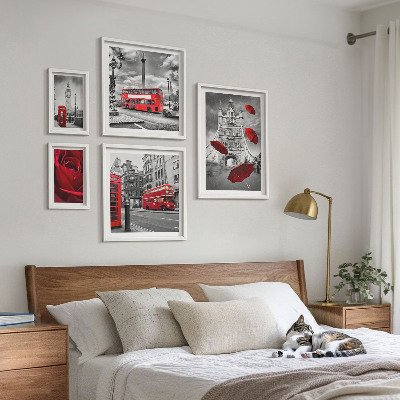 Conjunto de cuadros decorativos Motivos londinenses con detalles en rojo