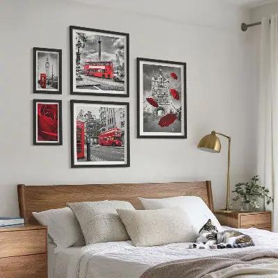 Conjunto de cuadros decorativos con motivos londinenses y detalles en rojo
