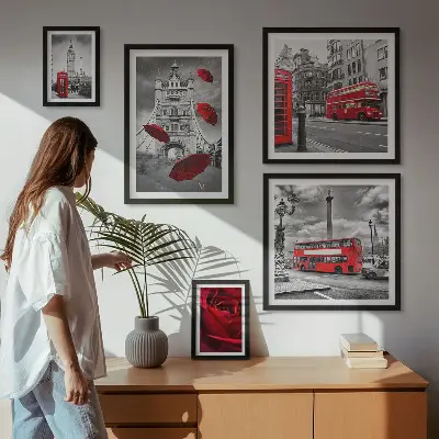 Conjunto de cuadros decorativos con motivos londinenses y detalles en rojo