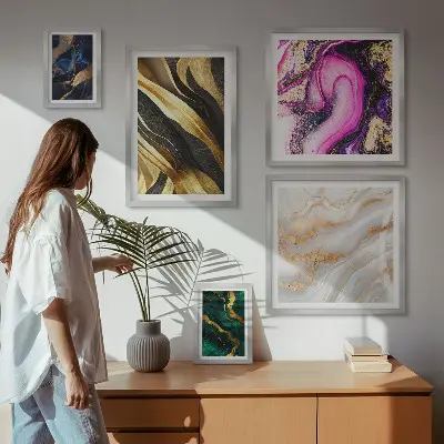Pared galería de arte con patrones modernos abstractos