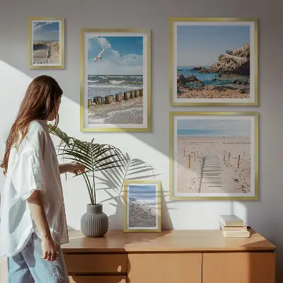 Conjunto de cuadros decorativos con paisajes de playas costeras