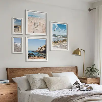 Conjunto de cuadros decorativos con paisajes de playas costeras
