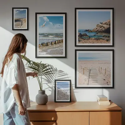 Conjunto de cuadros decorativos con paisajes de playas costeras