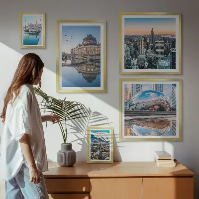 Pared galería de arte con motivos de paisajes urbanos arquitectura y naturaleza