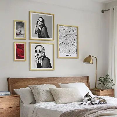 Conjunto de cuadros decorativos con diseño de moda parisina elegante