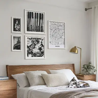 Set de 5 cuadros para salón con diseño de arquitectura elegante al estilo parisino