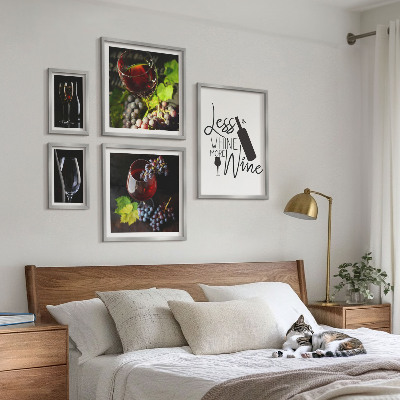 Pared galería de arte Vino y accesorios con estilo