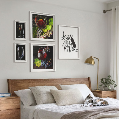 Pared galería de arte Vino y accesorios con estilo
