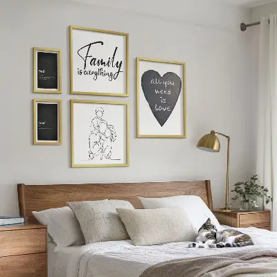 Set de 5 cuadros para salón con motivos de valores familiares, amor y cercanía