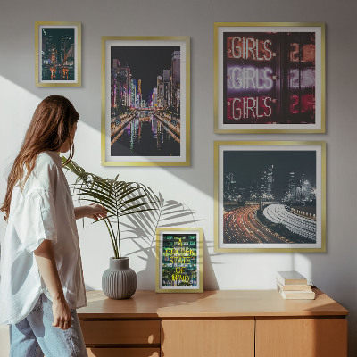 Pared galería de arte Ciudad moderna de noche con luces de neón.